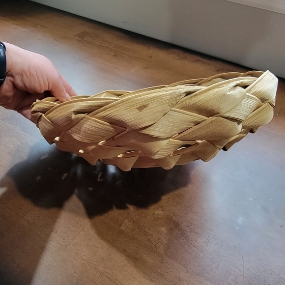 Hand Made Palm Frond Basket Hawaii boho basket wall accent decor - Picture 6 of 13